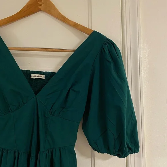 Elegant Green Puff Sleeve Dress - Picture 3 of 5
